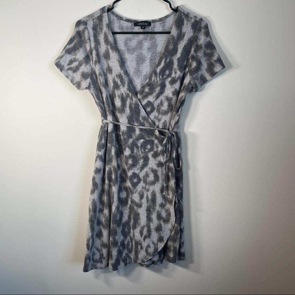 Abbeline Animal Print Short Sleeve Wrap Dress Size S
